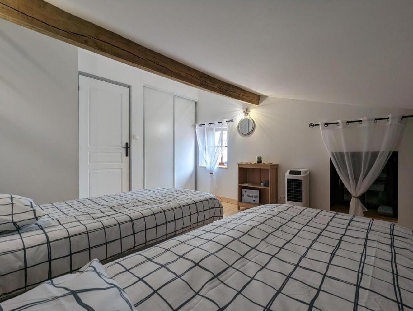 Gite La Rive Gauche Saint-Meme-les-Carrieres Exterior foto