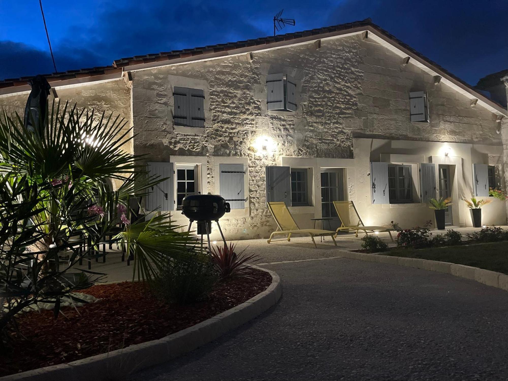 Gite La Rive Gauche Saint-Meme-les-Carrieres Exterior foto
